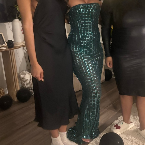 Oh Polly Embellished Strapless Gown Emerald Green - Picture 2 of 3